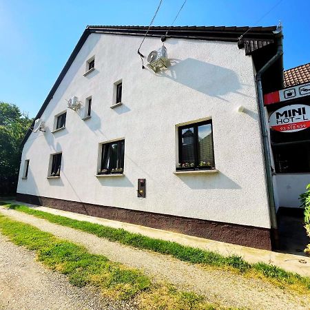 Hot-L Mini Otel Kanije Dış mekan fotoğraf
