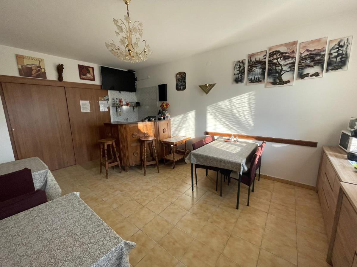 Hot-L Mini Otel Kanije Dış mekan fotoğraf