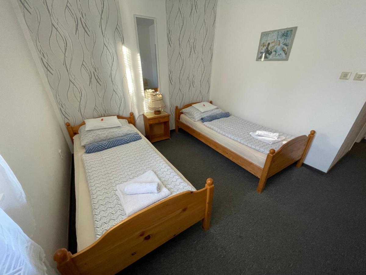 Hot-L Mini Otel Kanije Dış mekan fotoğraf