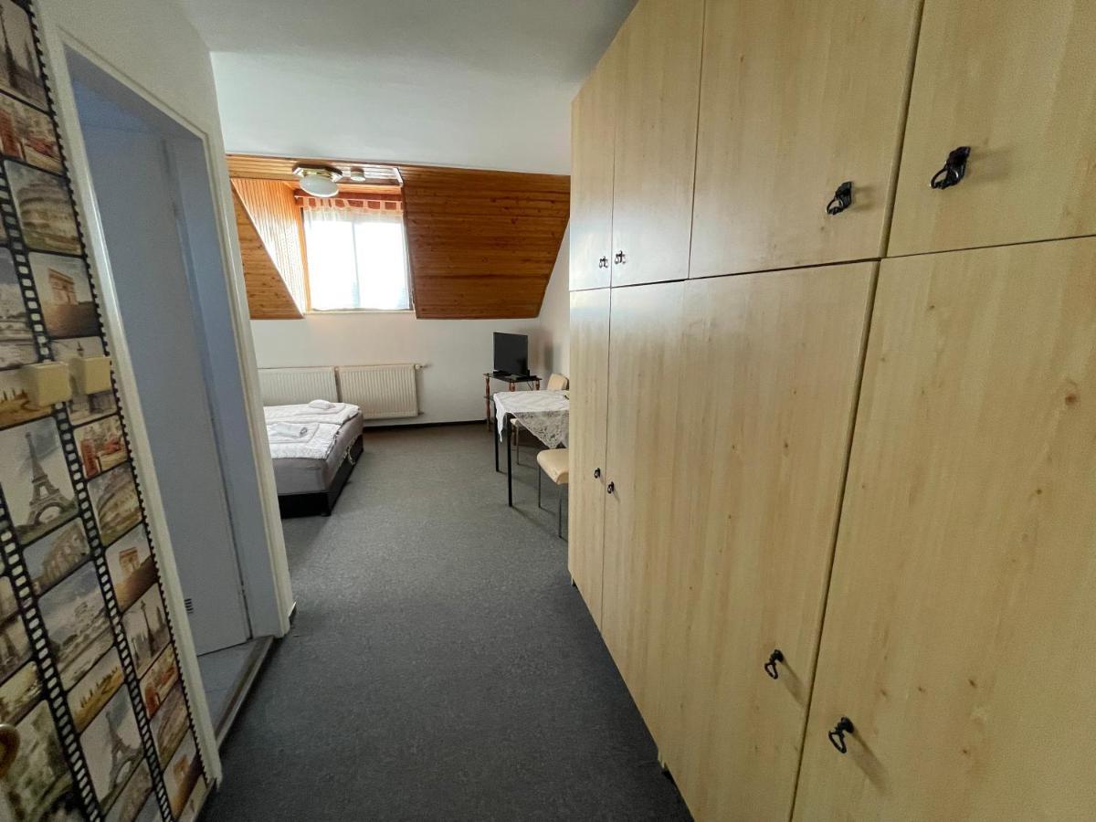 Hot-L Mini Otel Kanije Dış mekan fotoğraf