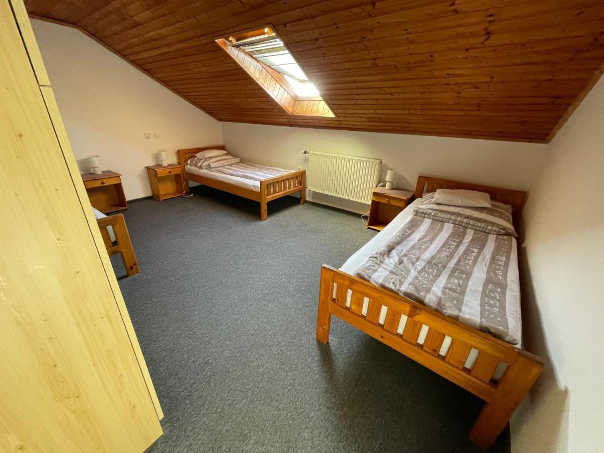 Hot-L Mini Otel Kanije Dış mekan fotoğraf