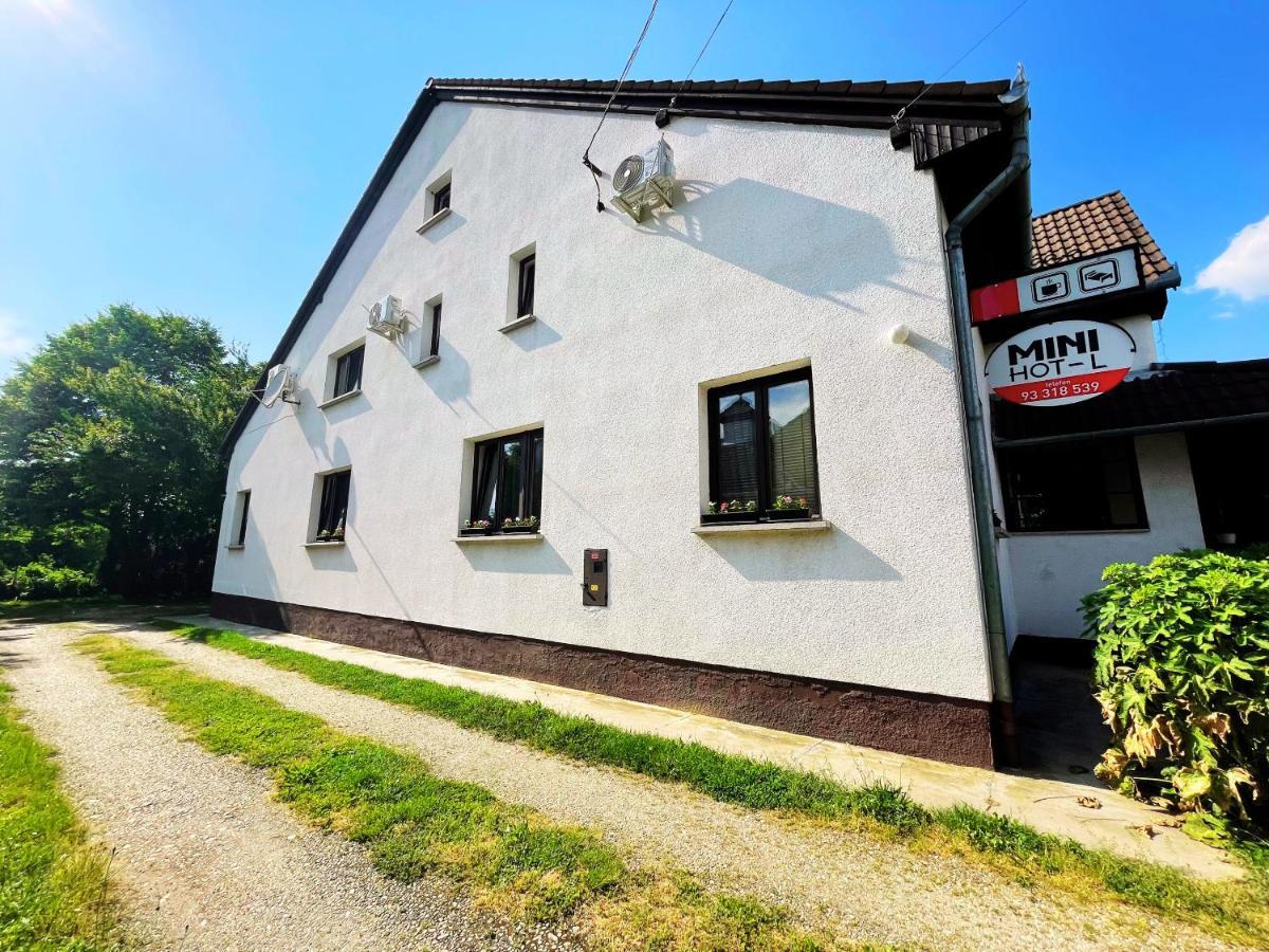 Hot-L Mini Otel Kanije Dış mekan fotoğraf