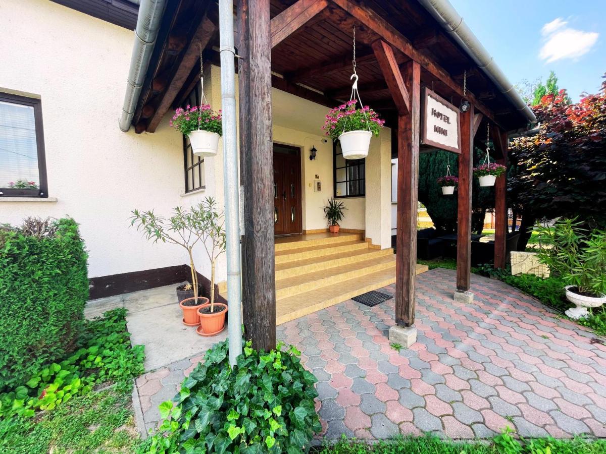 Hot-L Mini Otel Kanije Dış mekan fotoğraf